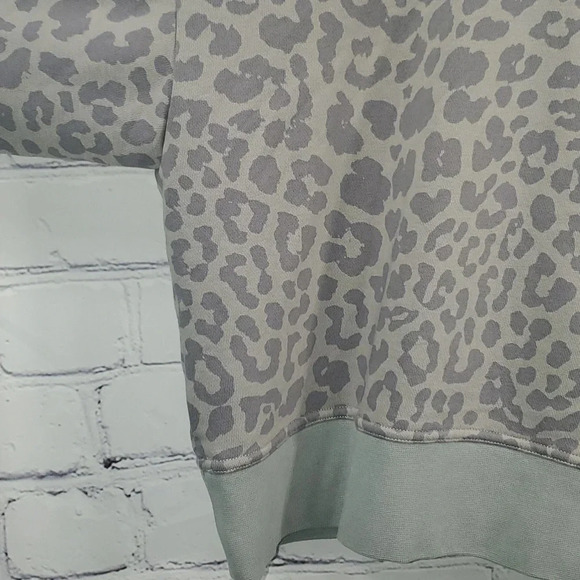 Nike Training Dri-FIT Oversized Leopard Print Cropped Hoodie Size M - Picture 9 of 13